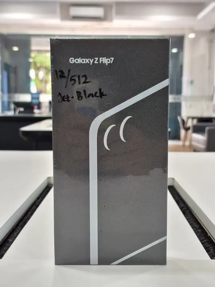 (New) Samsung Galaxy Z Flip7 5G 12/512GB