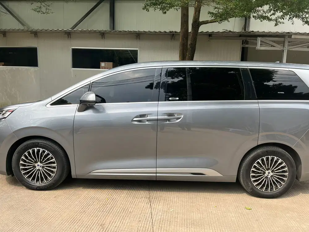 BYD Denza 2025 Listrik