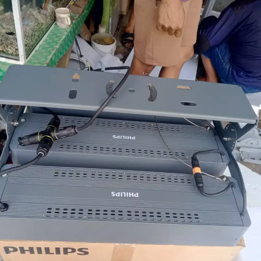 Lampu
PHILIPS

SHOURIST LAIN

BVP355 Series

9190