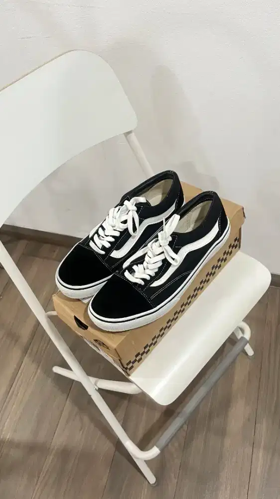 VANS SEPATU BLACK