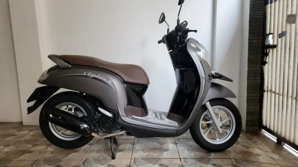 Scoopy 2019 coklat doff mulus
