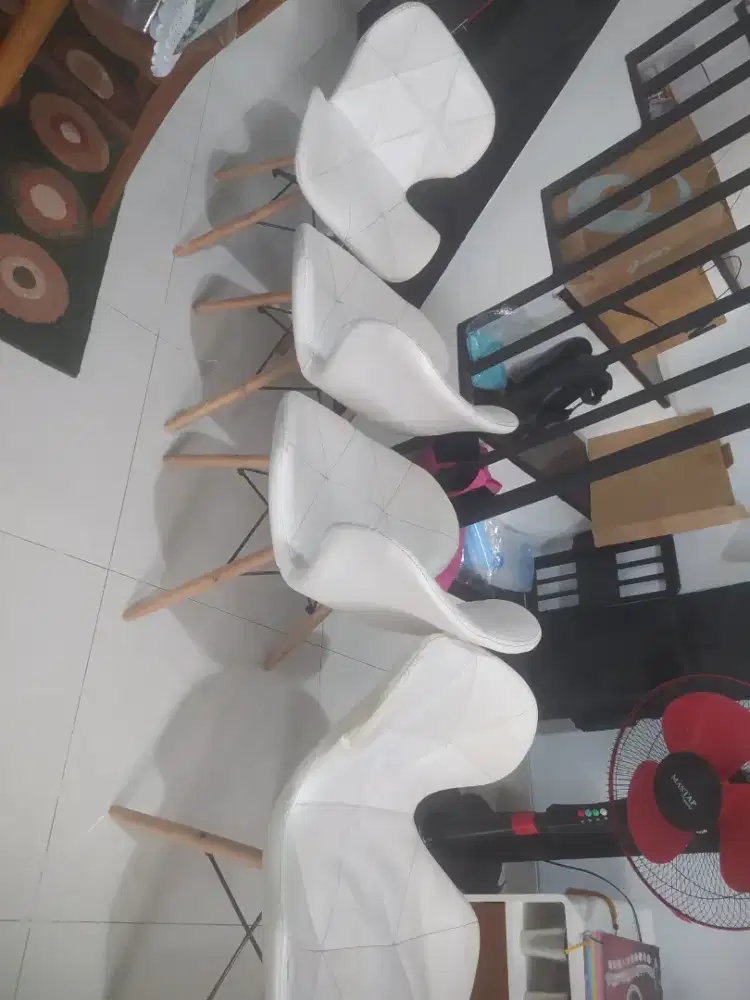 Jual kursi makan bekas, ada 4
