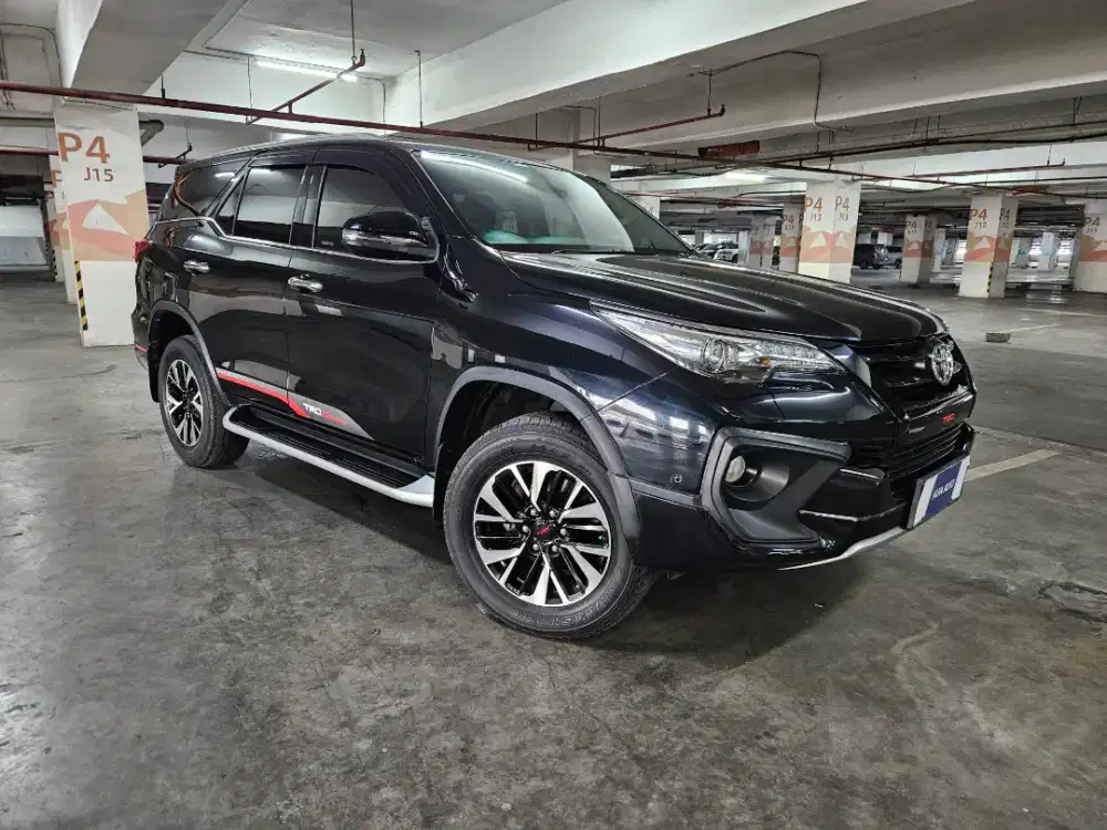 TOYOTA FORTUNER VRZ TRD 2.4 AT 2019 HITAM