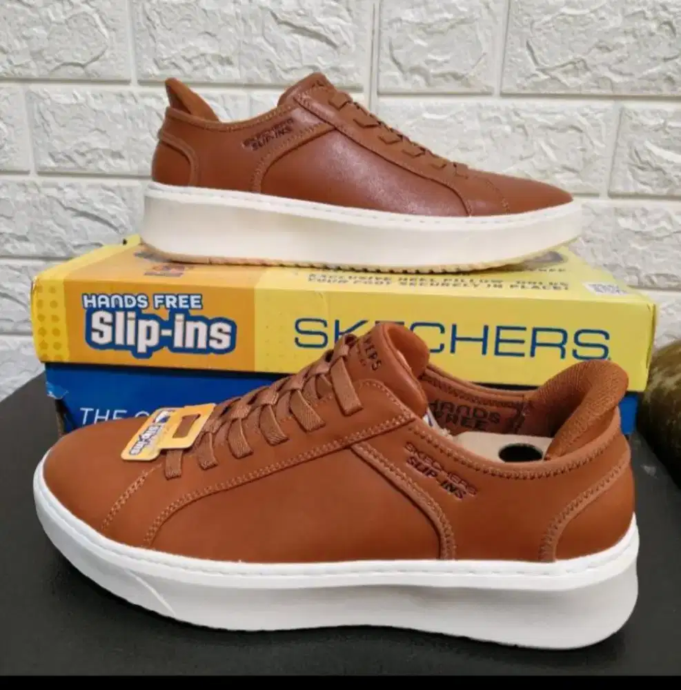 Sepatu Olahraga Pria