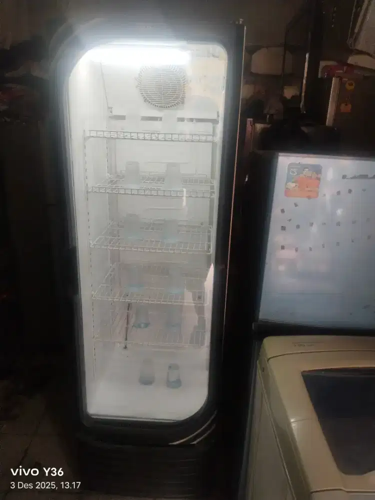 Fi jual cepat showcase Gea oval 368L