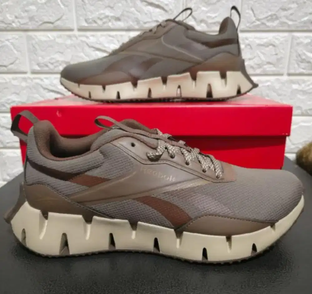 Sepatu olah raga & fitness