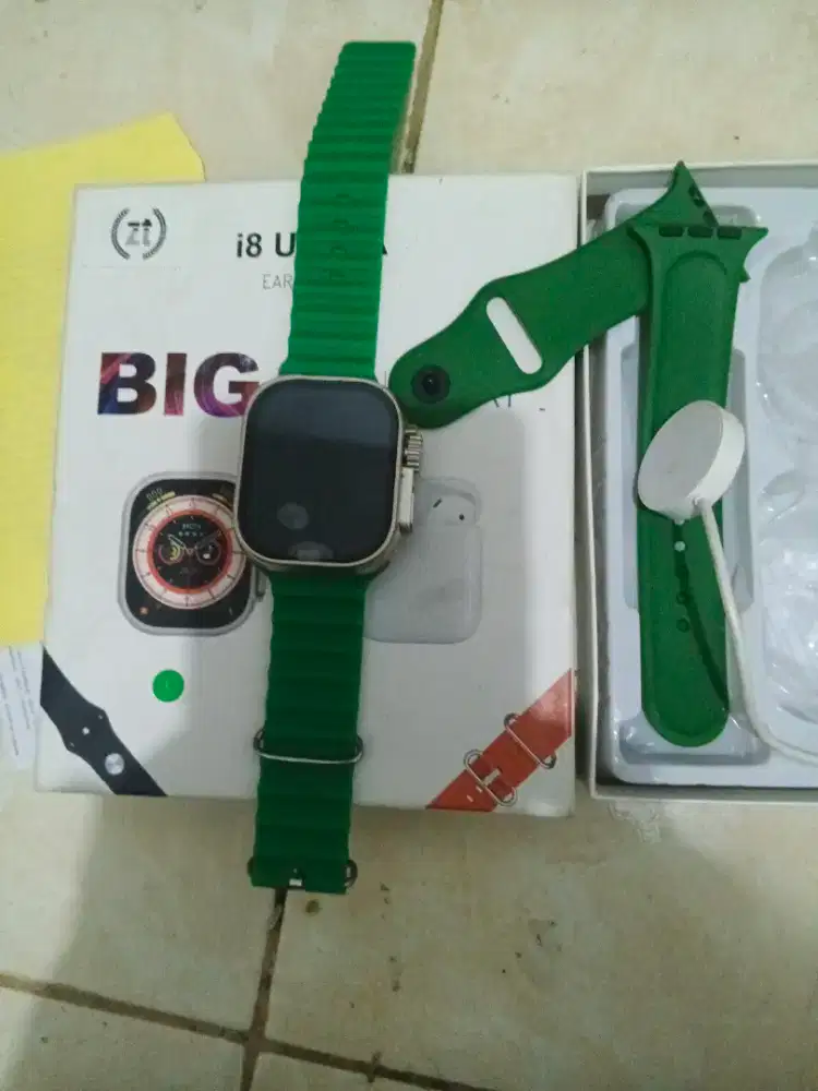 Dijual jam tangan i8 ultra + earphone
