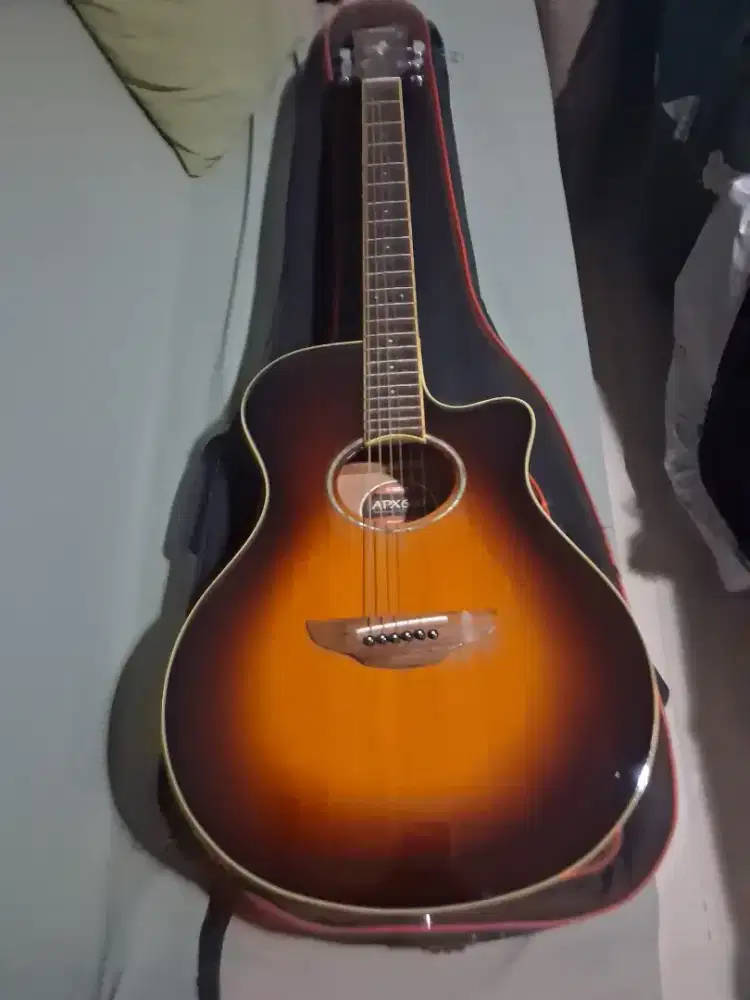 Gitar yamaha apx600