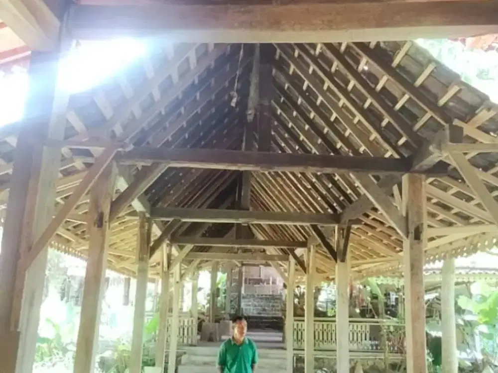 Dijual Ex. Monggo Kerso Resto – Desa Kemiren, Banyuwangi