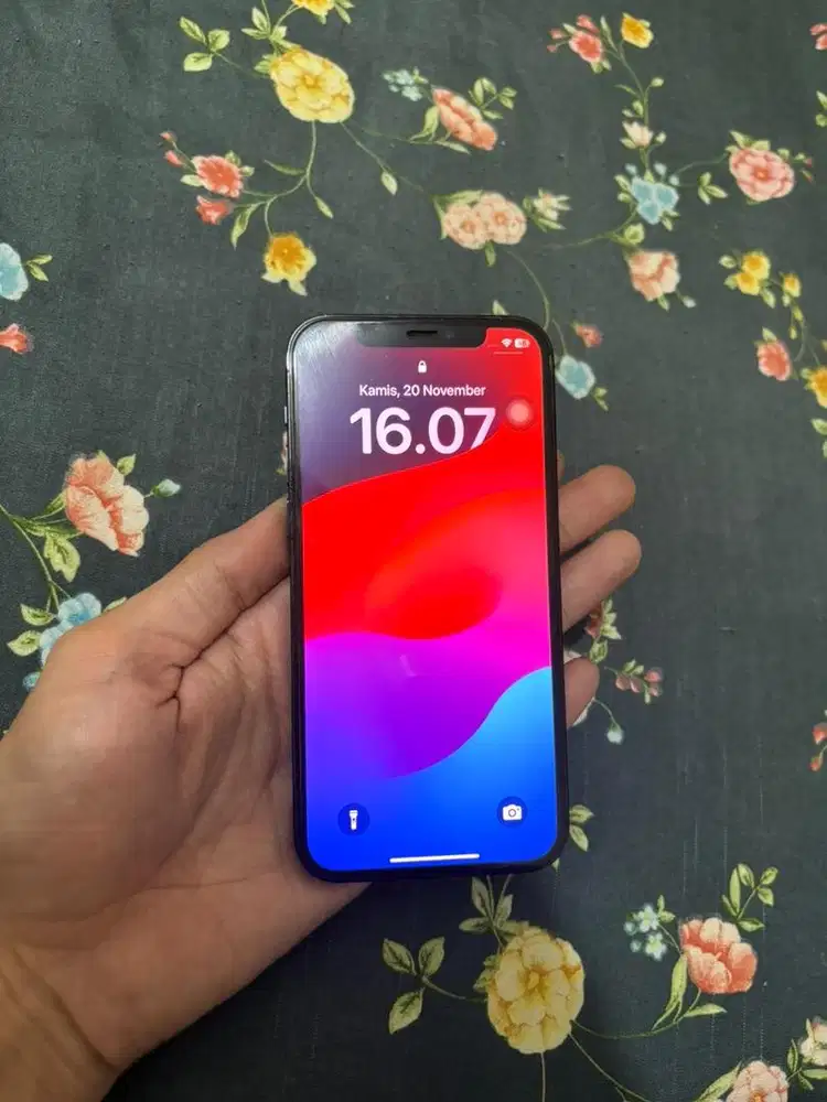 Iphone 12 pro deep blue