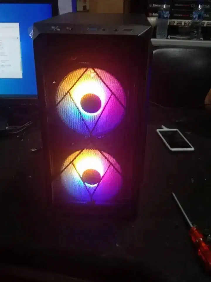 PC Rakitan Gaming amd Ryzen 5 3400G Ram 8GB SSD 256GB