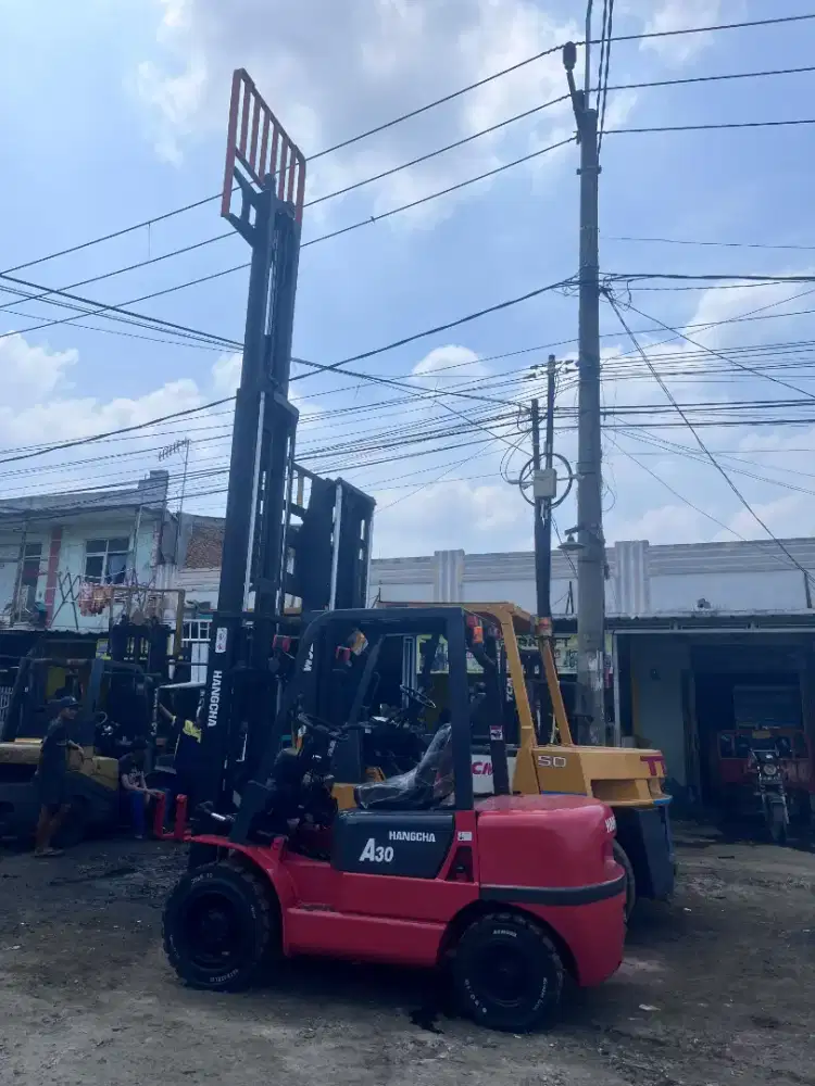 Forklift Hangcha 3 Ton,Tiang Threelift,Matic,Isuzu 4jg,Tahun 2017