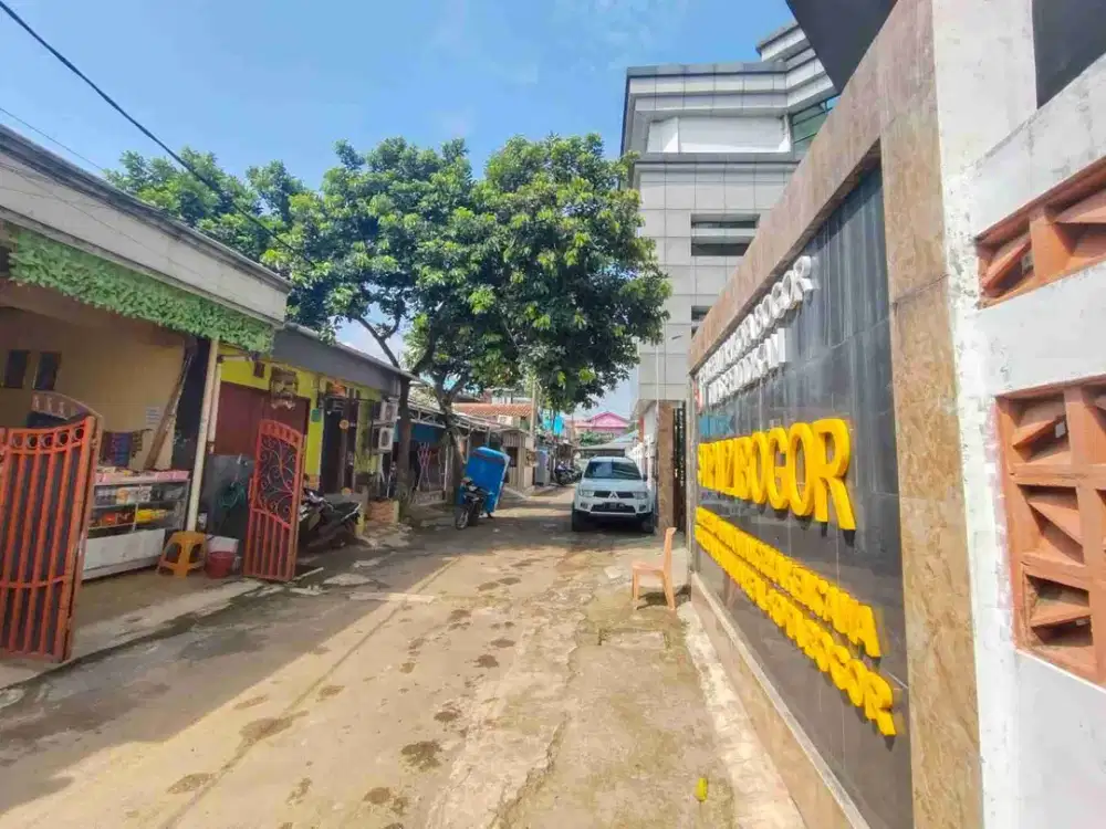 Rumah Persis di Depan SMP 21 Kota Bogor