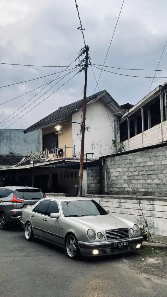 Mercedes Benz W210 E320