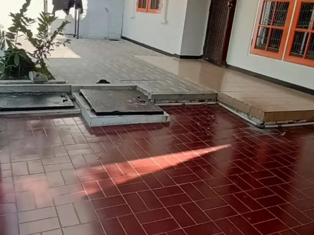 Sewa Rumah 1,5LT, Gress Siap Huni, row jalan lebar, lokasi strategis