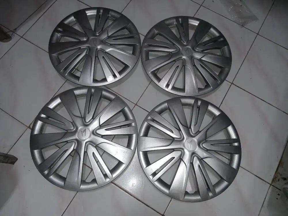 Jual cepat Tutup velg only Sigra