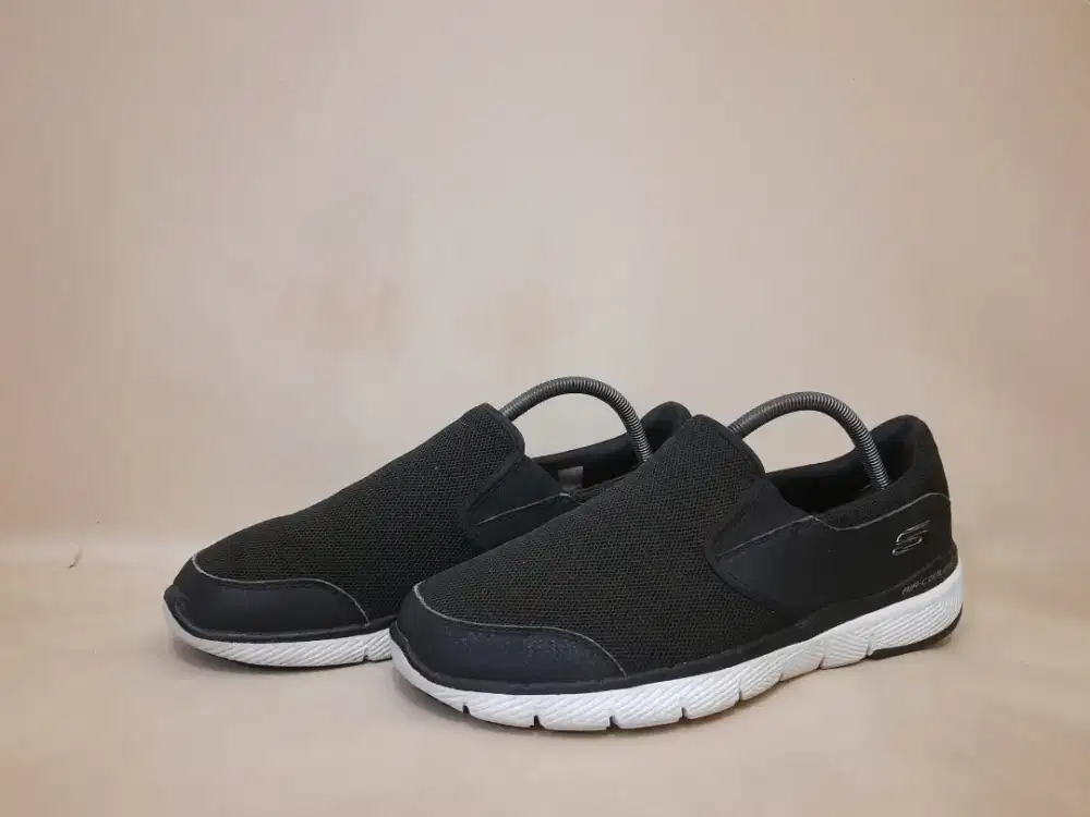 Skechers Flex Adventage 3.0 Original
Size 43 dan adidas nike