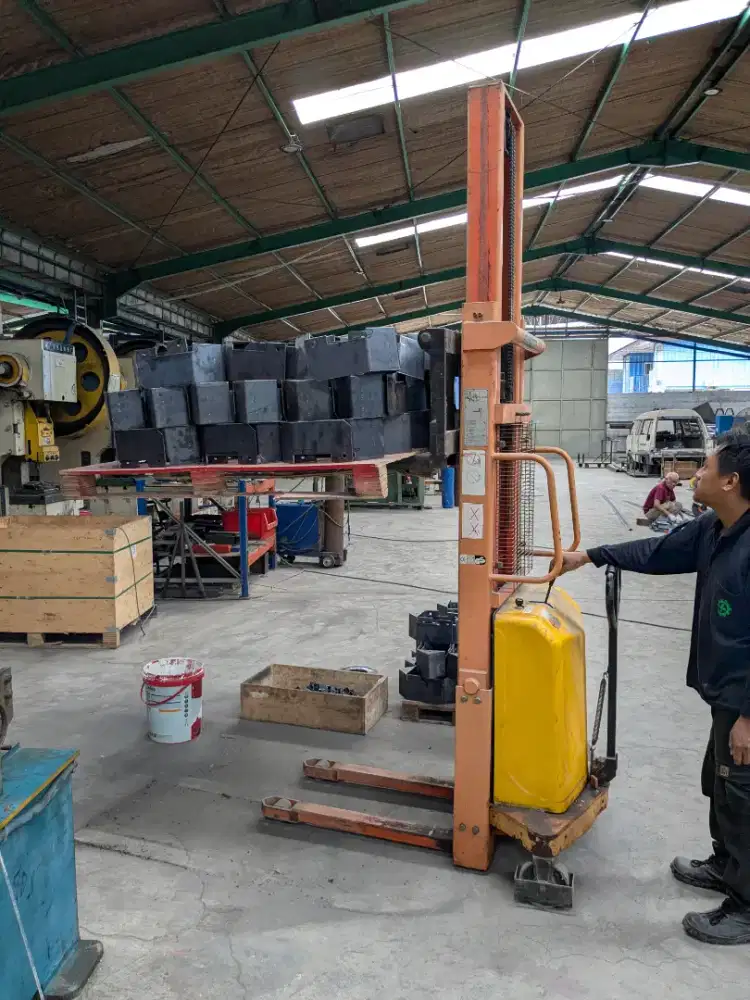 Electric pallet hand stacker baterai oshino