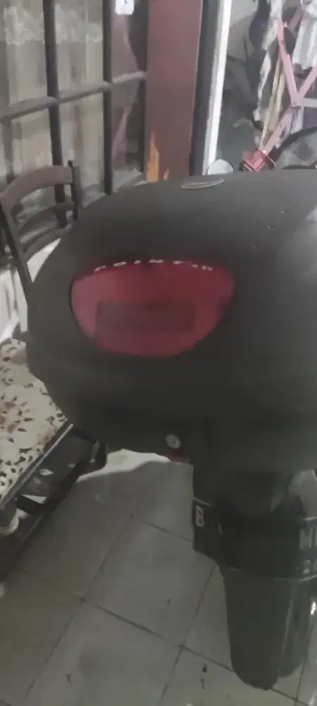 Box Givi 33L + Braket GP Sport