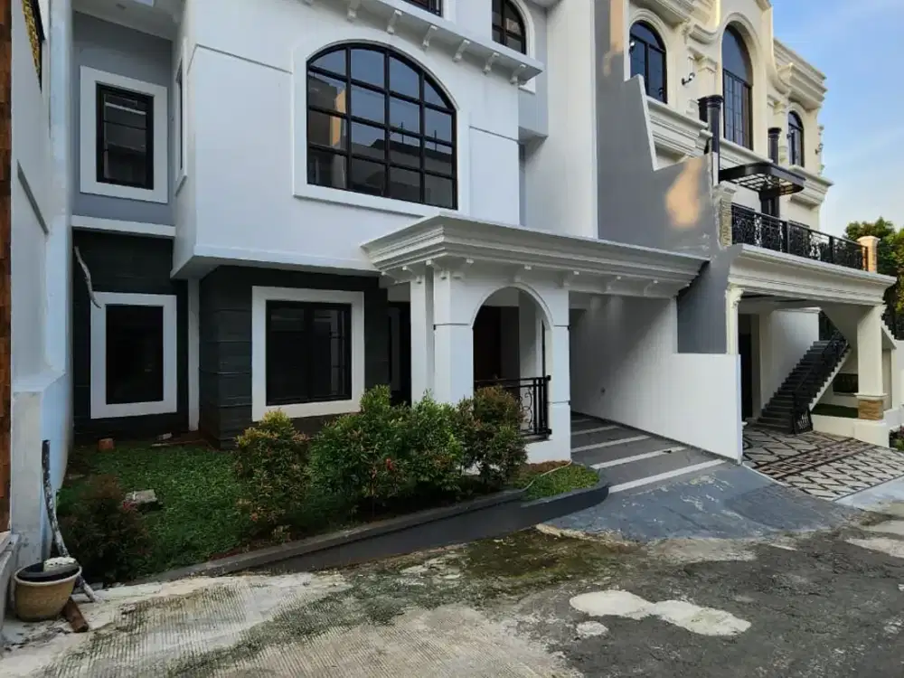 Dijual Rumah 3 Lantai Siap Huni dalam Townhouse Eksklusif – Cipete, Jakarta Selatan
