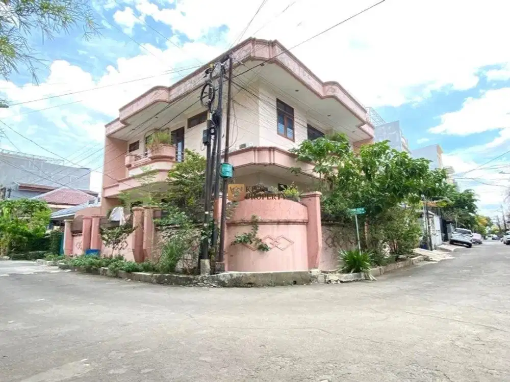 Banting Harga! Rumah Old Money Hook 2 Lantai di Muara Karang, Akses Super Strategis