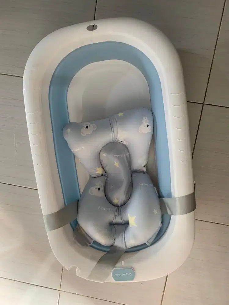 Baby bathtub / Bak Mandi Bayi + Set Pillow