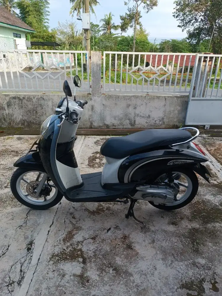 HONDA SCOOPY KARBU TAHUN 2011 AB SLEMAN