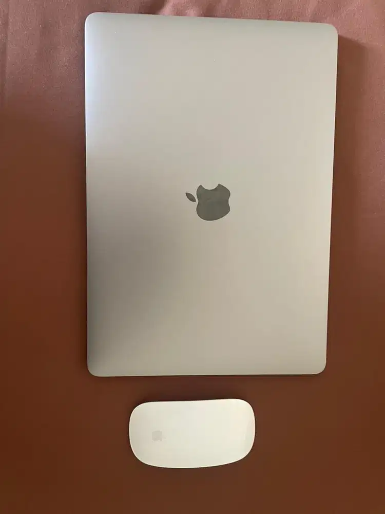 MacBook Pro (13-inch, 2020, Two Thunderbolt 3 ports) with Touchbar