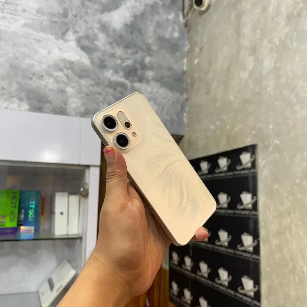 Oppo Reno 14 5G 12/256 like new garansi panjang. TT juga bisa