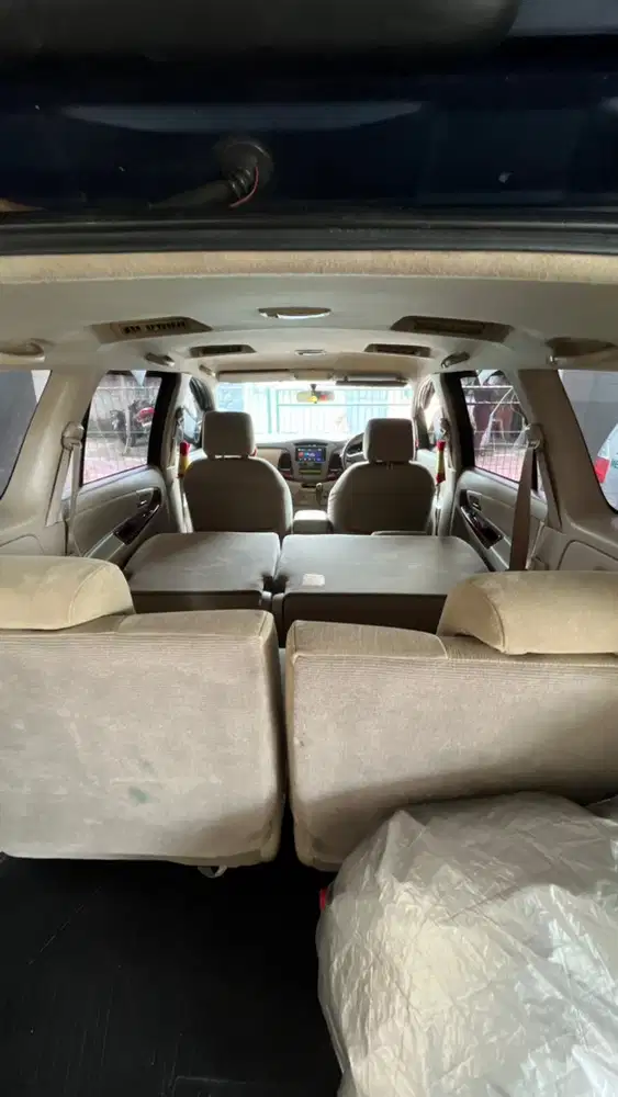 Toyota Kijang Innova 2005 Bensin