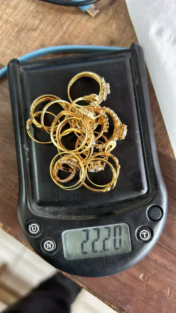 Terima emas dan berlian dari toko lain