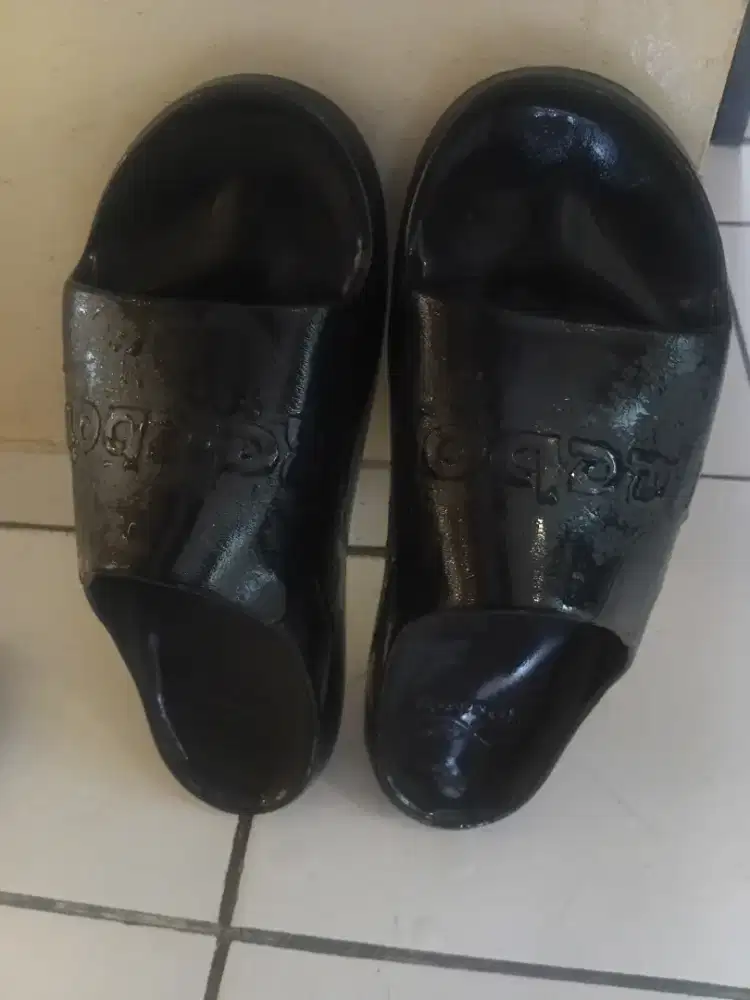 Dijual sendal reebok size 46 baru ori