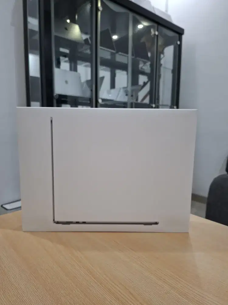 Macbook Air M3 15 2025 16/256