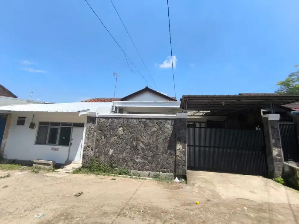 Rumah baru renovasi dan kosan terpisah di dalam cluster taman kopo indah 1 Bandung Ada halaman kosong di Belakang bisa untuk dibangun