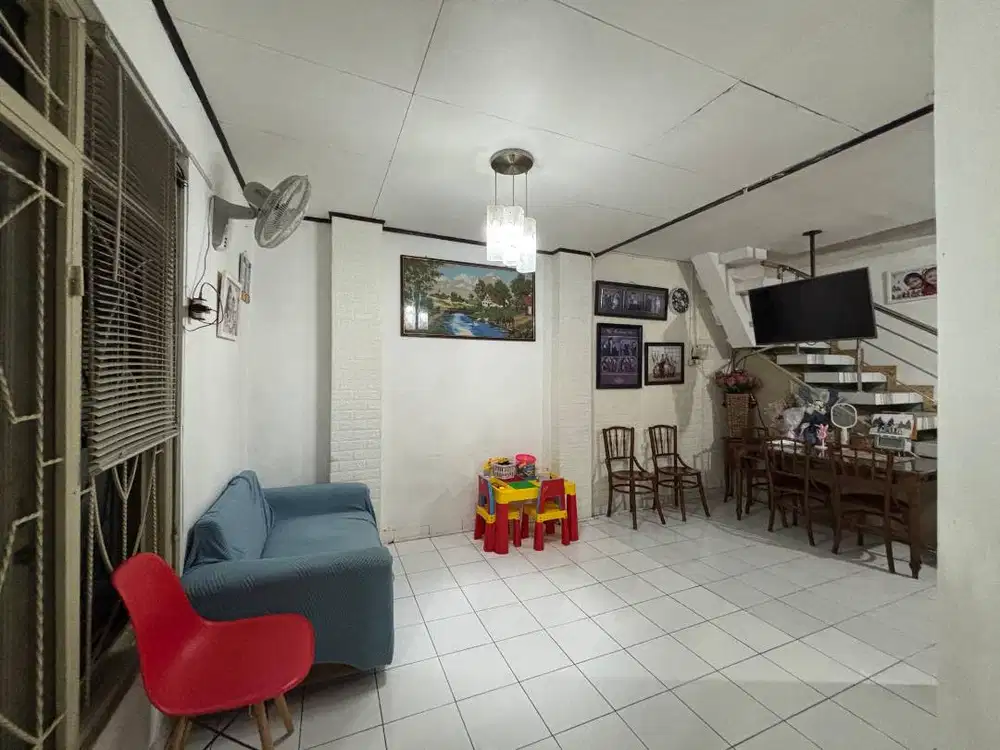 Disewakan Rumah 2 Lantai Dekat ke Griya Antapani Bandung