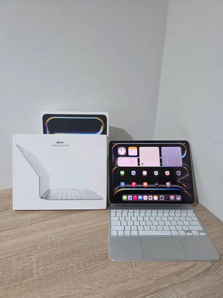 Apple iPad Pro 13 M4 2024 256GB 256 GB Wifi Only + Magic Keyboard