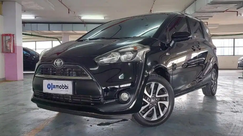 Pajak Panjang TDP 8JT Toyota Sienta 1.5 V Bensin-AT 2017 Hitam