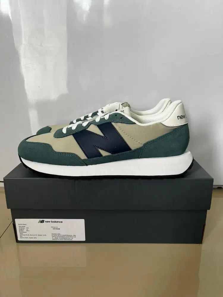 Sepatu New Balance 237 MGB