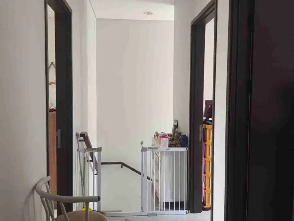 dijual cepat rumah summarecon cluster Flora