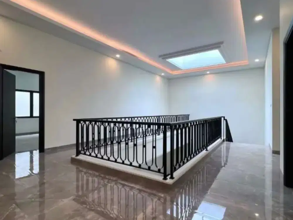 Dijual rumah mewah di komplek elit selangkah ke stasiun MRT Lebak Bulus