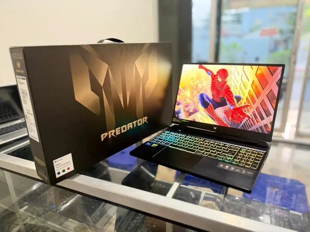 PREDATOR HELIOS CORE I7-13700HX RTX4050 FULSET LIKE NEW