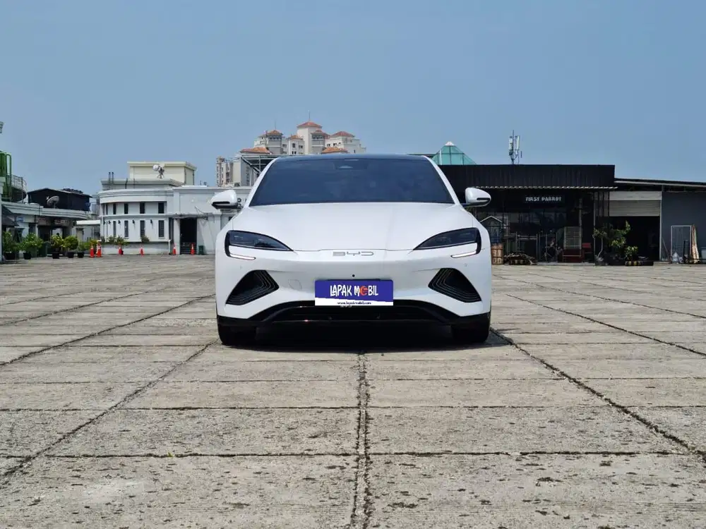 BYD Seal Premium AT Listrik 2024 Putih KM 13RB