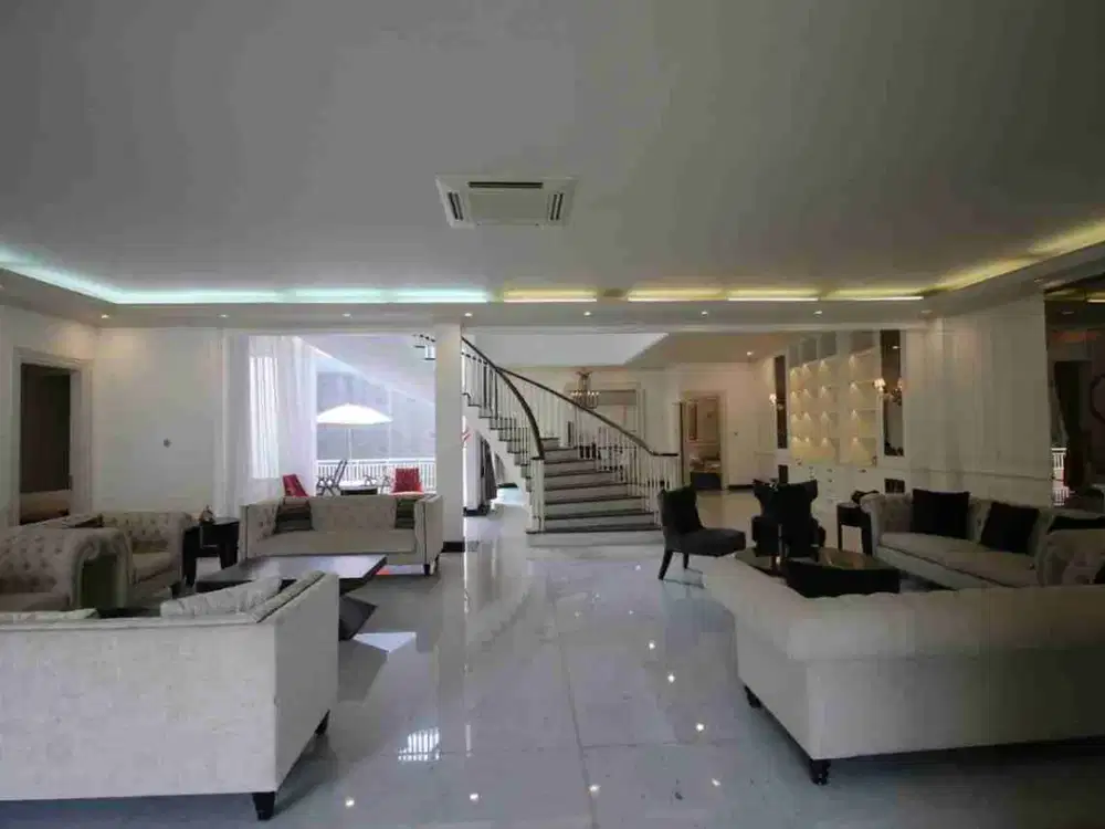 Disewakan Rumah jalan Patra Kuningan X, Jakarta Selatan