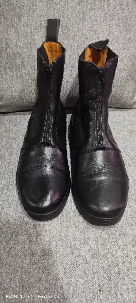 Chelsea Boots Warna Hitam