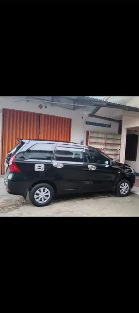 AVANZA HITAM MULUS