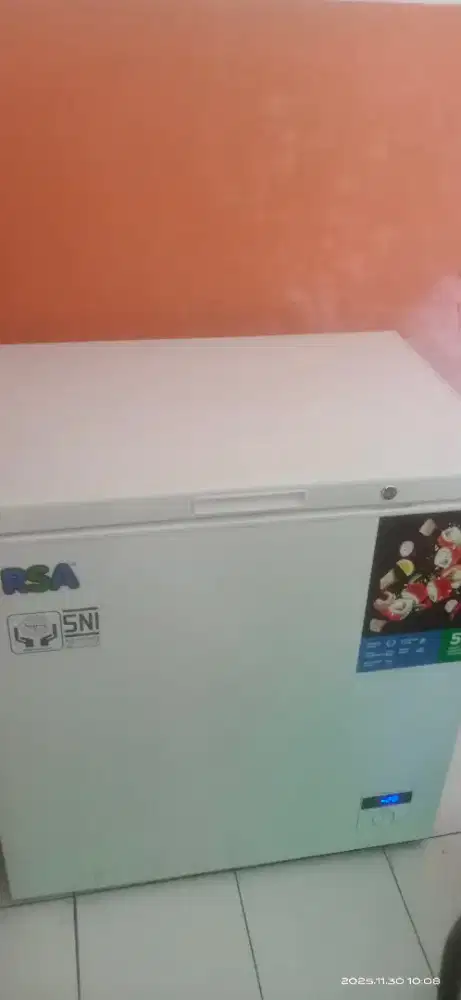 Freezer 200 liter kondisi super