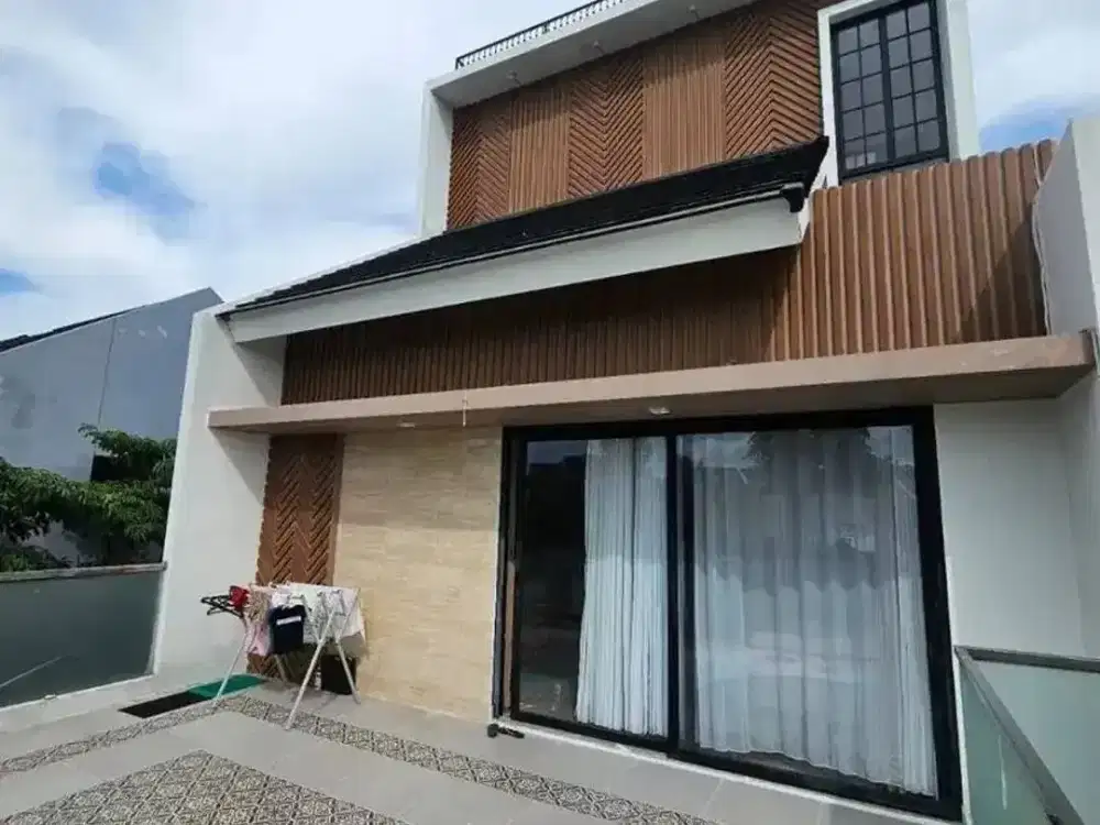 RUMAH SUPER MEWAH HARGA TERJANGKAU!! Skylight, Void Tinggi & Kolam Renang di Cluster Lavesh Harapan indah