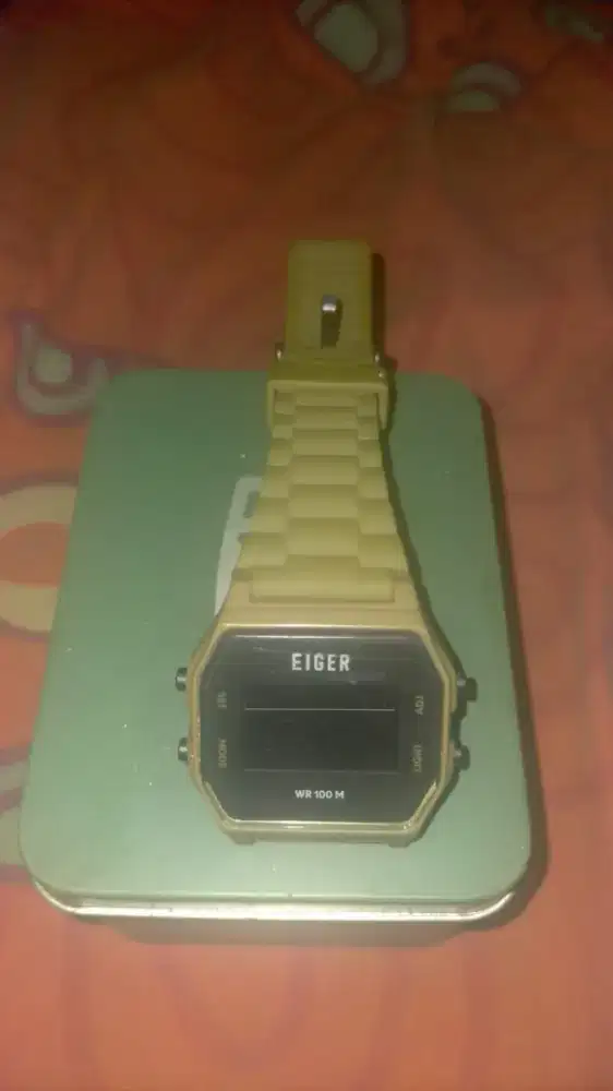 Jam tangan Eigher provo