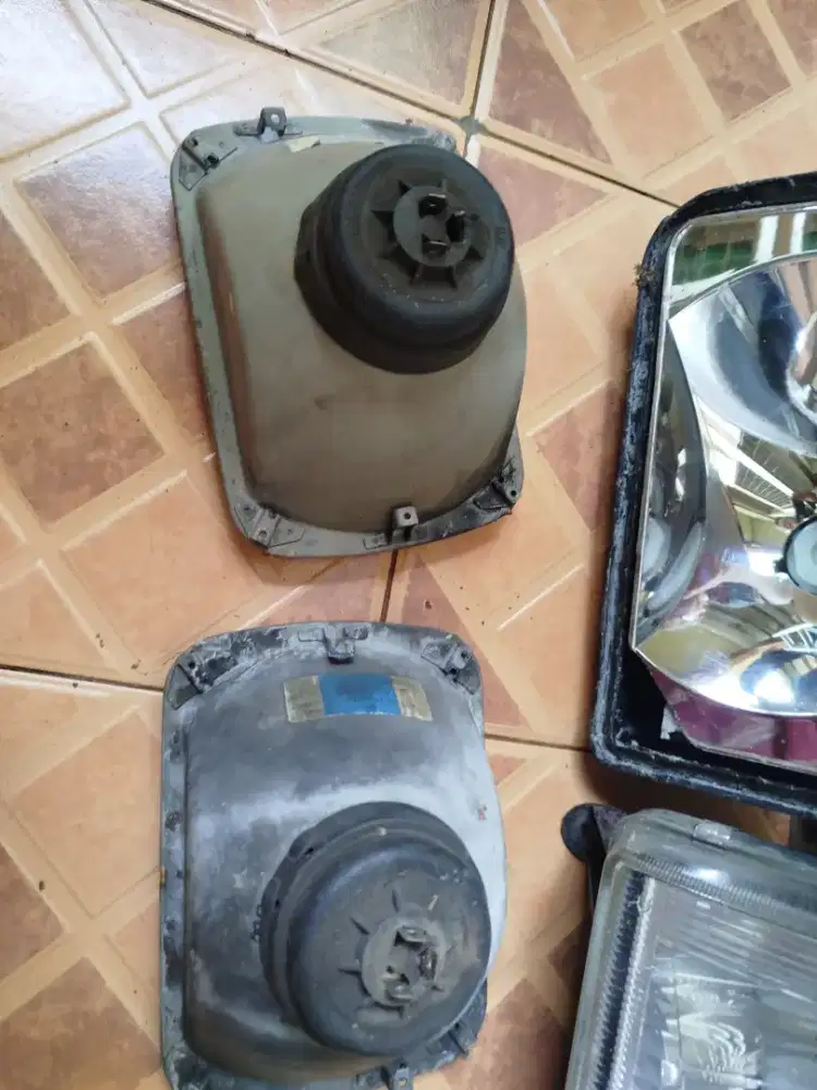 Lampu Isuzu panther 2,3 dan 2,5