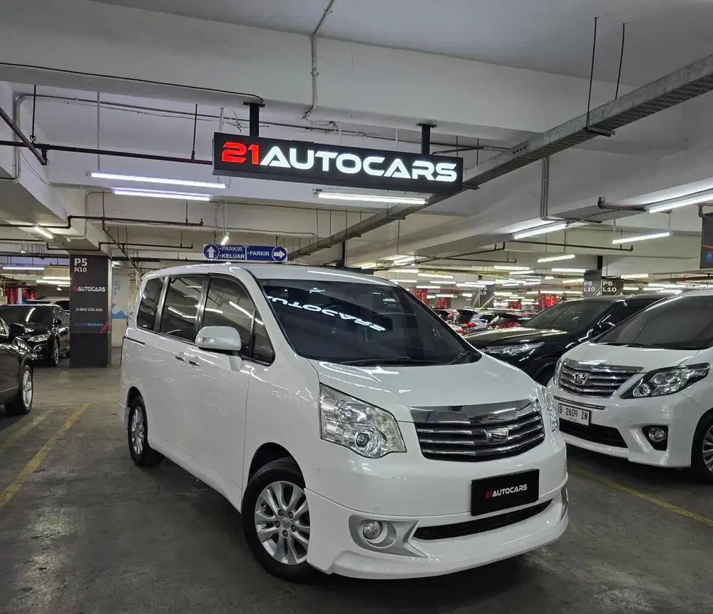 LOW KM!! TOYOTA NAV 1 NAV1  V LIMITED 2.0 AT 2016 (ISTIMEWAH)